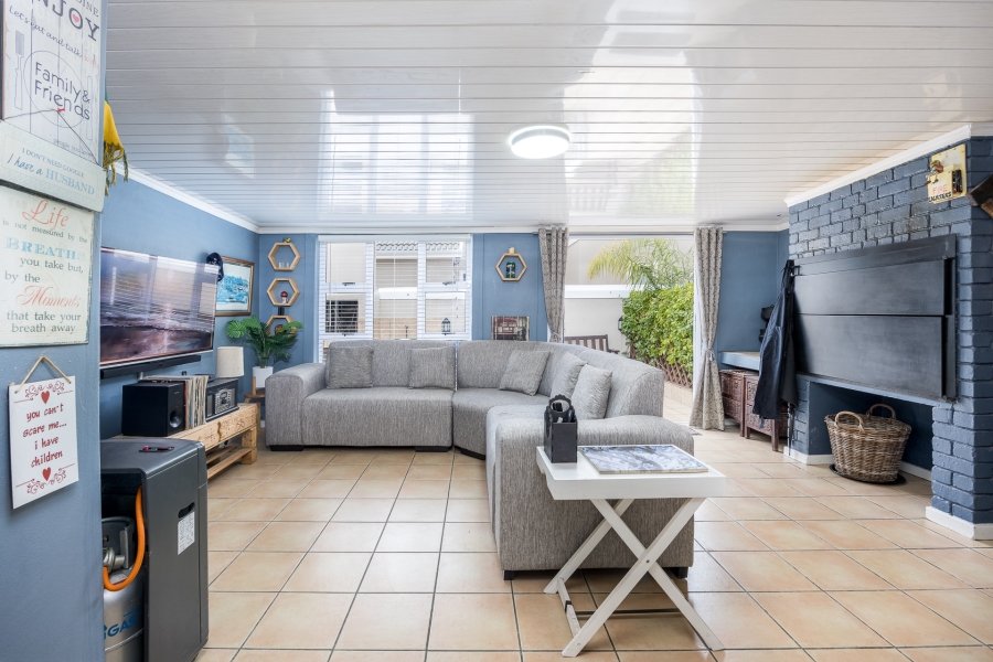 4 Bedroom Property for Sale in Zevendal Western Cape